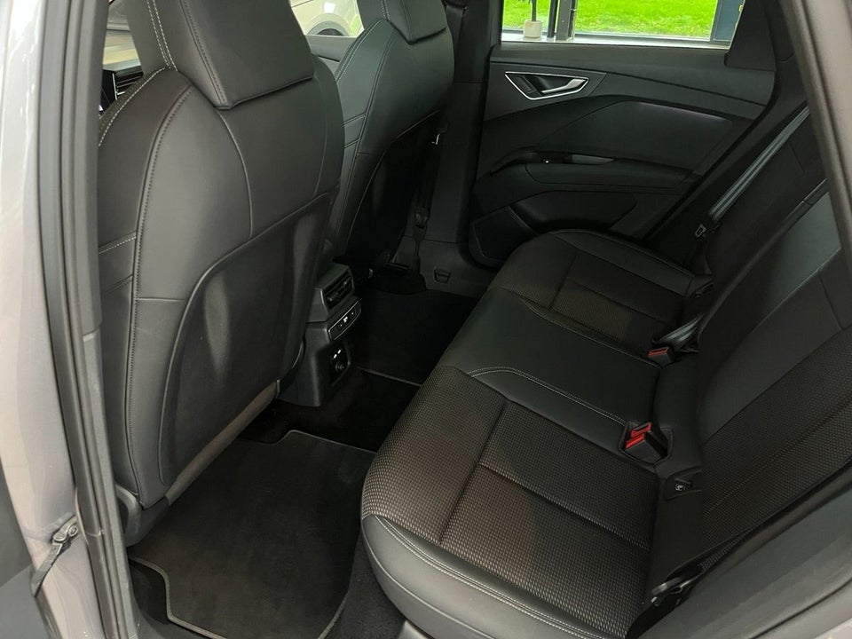 Audi Q4 e-tron 45 S-line 5d
