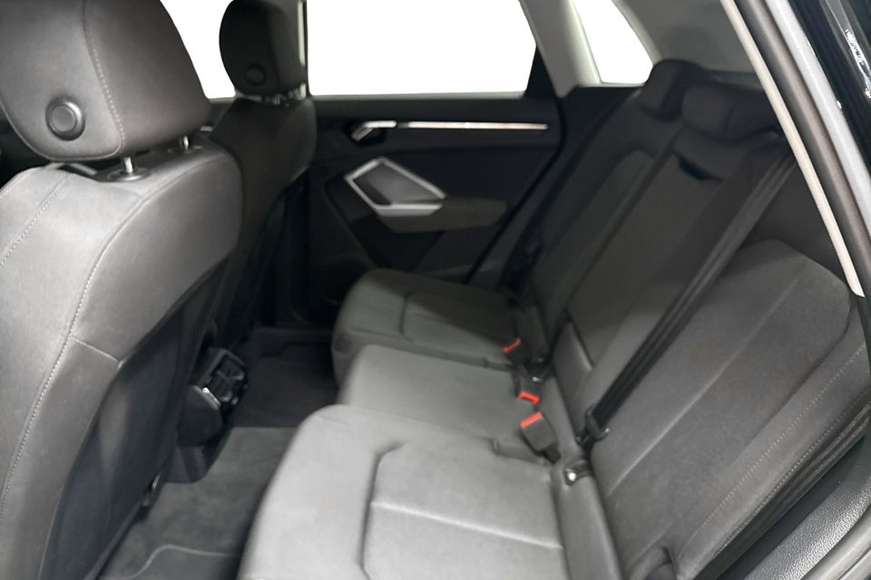 Audi Q3 45 TFSi e Attitude plus S-tr. 5d