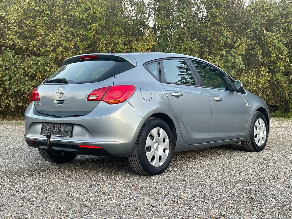 Opel Astra 1,4 100 Enjoy 5d