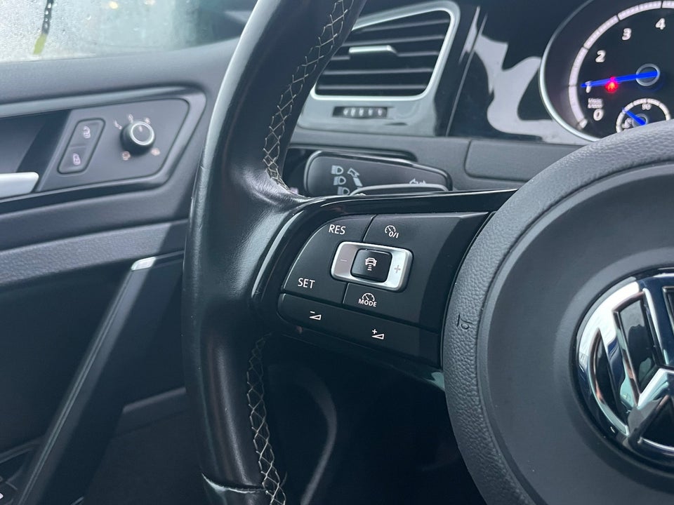 VW Golf VII 2,0 R Variant DSG 4Motion BMT 5d