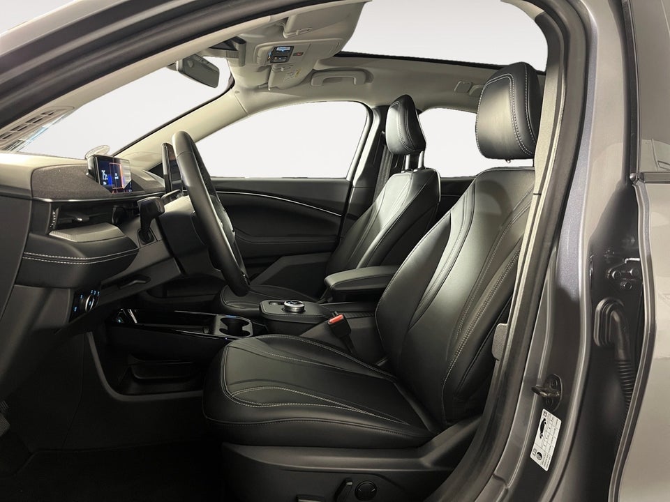 Ford Mustang Mach-E 75 Premium Standard Range AWD 5d