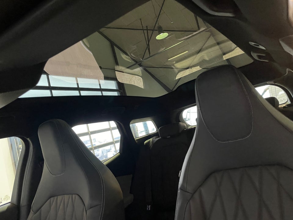 Ford Explorer 82 Premium Extended Range 5d