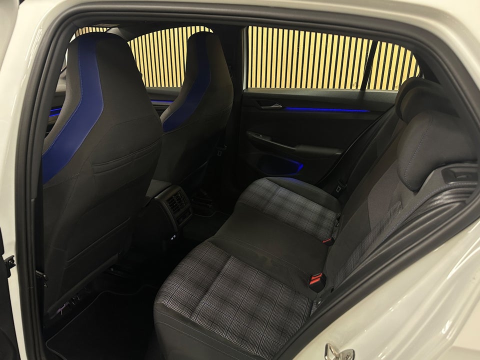 VW Golf VIII 1,4 GTE DSG 5d