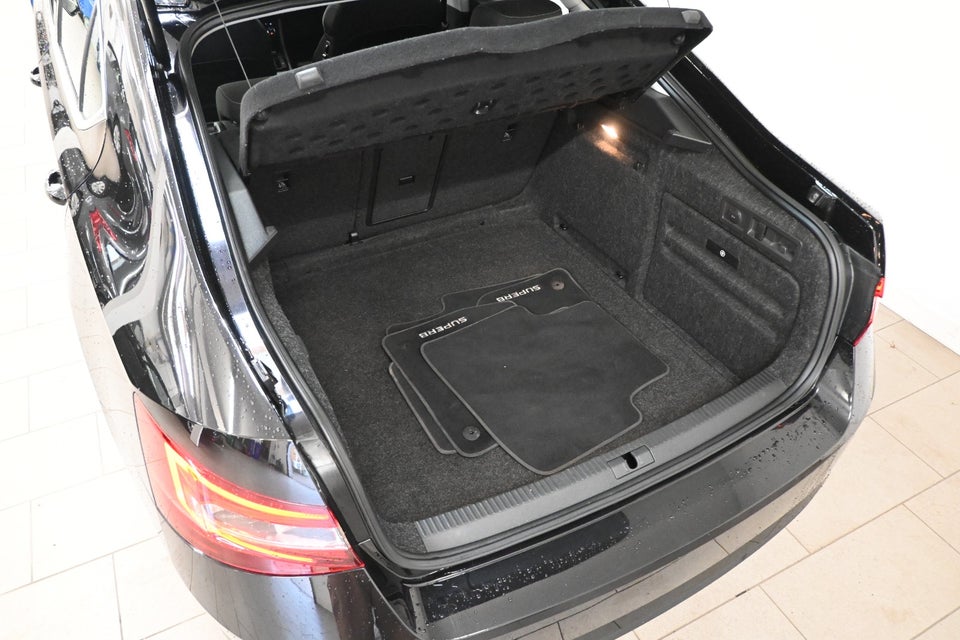 Skoda Superb 1,6 TDi 120 Style DSG 5d