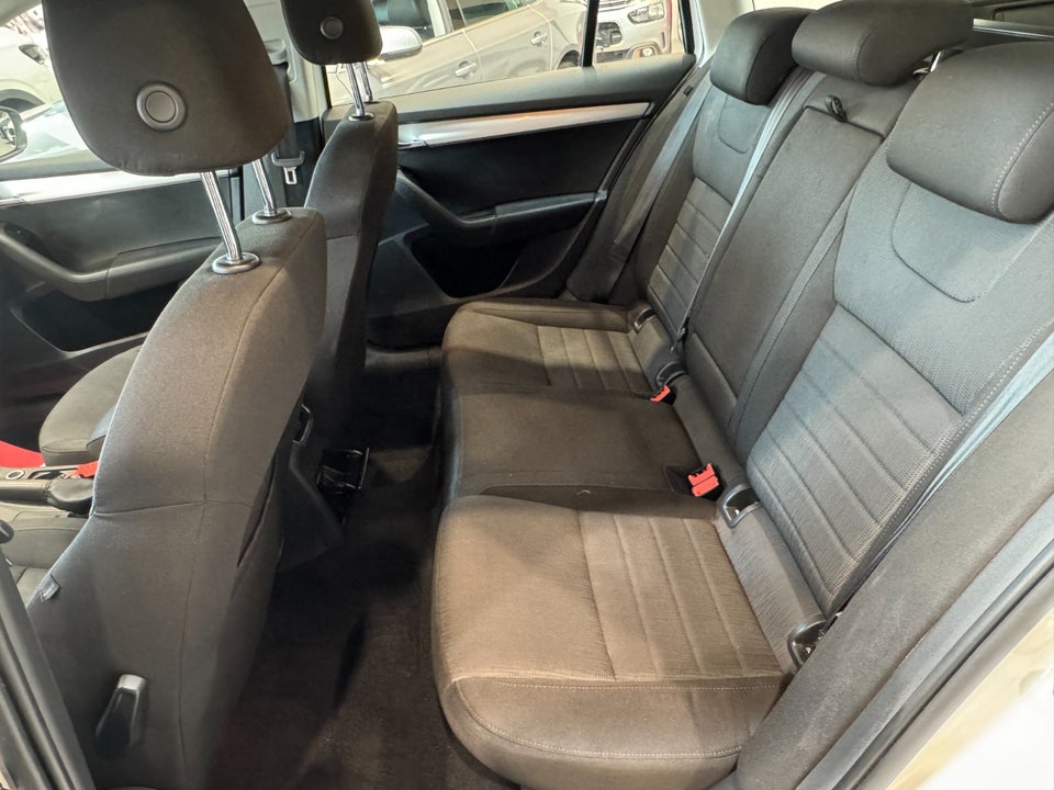 Skoda Octavia 2,0 TDi 150 Ambition Combi DSG 5d