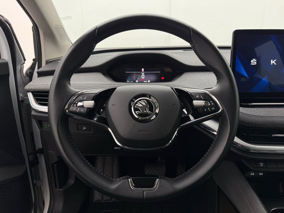Skoda Enyaq 50 iV Loft 5d