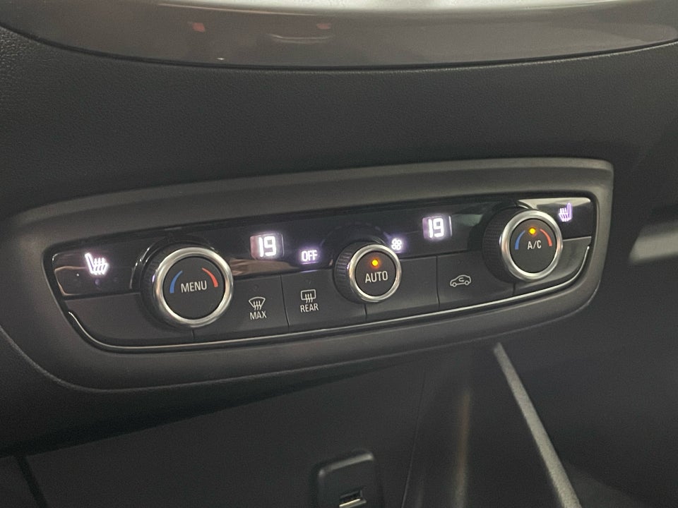 Opel Crossland 1,2 First Edition 5d