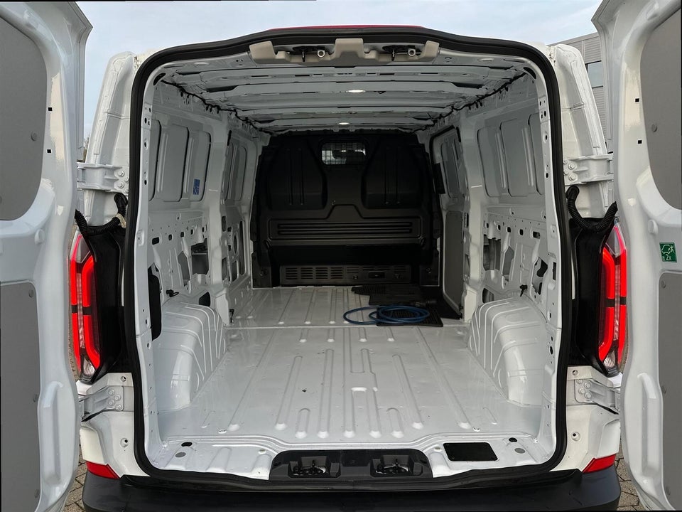 Ford E-Transit Custom 320L 64 Trend