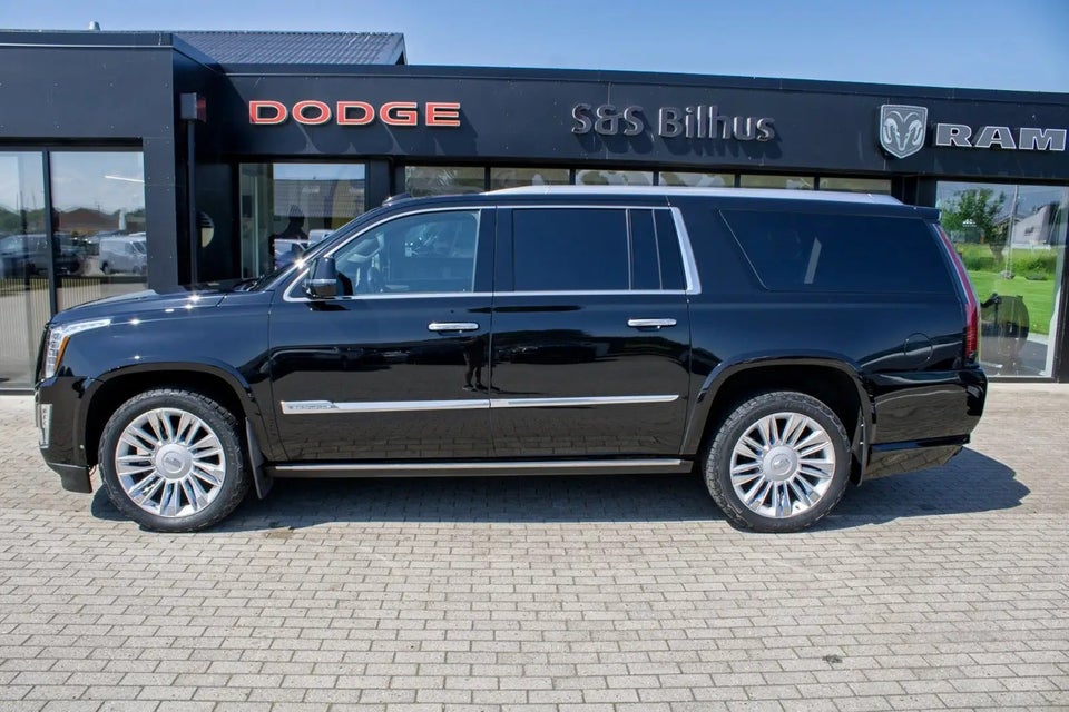 Cadillac Escalade 6,2 V8 ESV Platinum aut. 7prs 5d