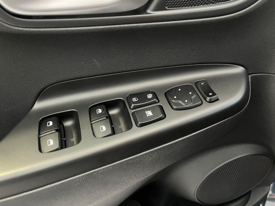 Hyundai Kona 39 EV Essential 5d