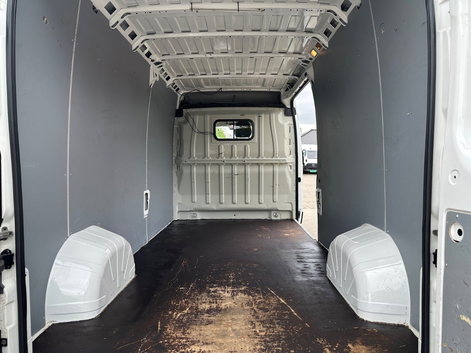 Peugeot Boxer 335 2,2 BlueHDi 165 L3H2 Premium