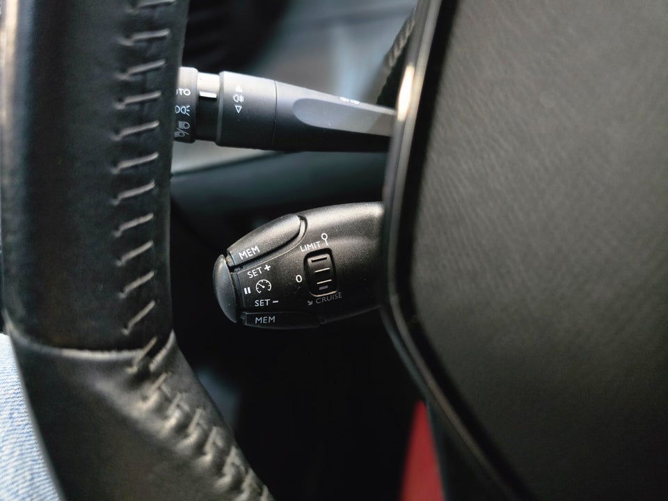 Peugeot 208 1,2 PureTech 75 Prime 5d