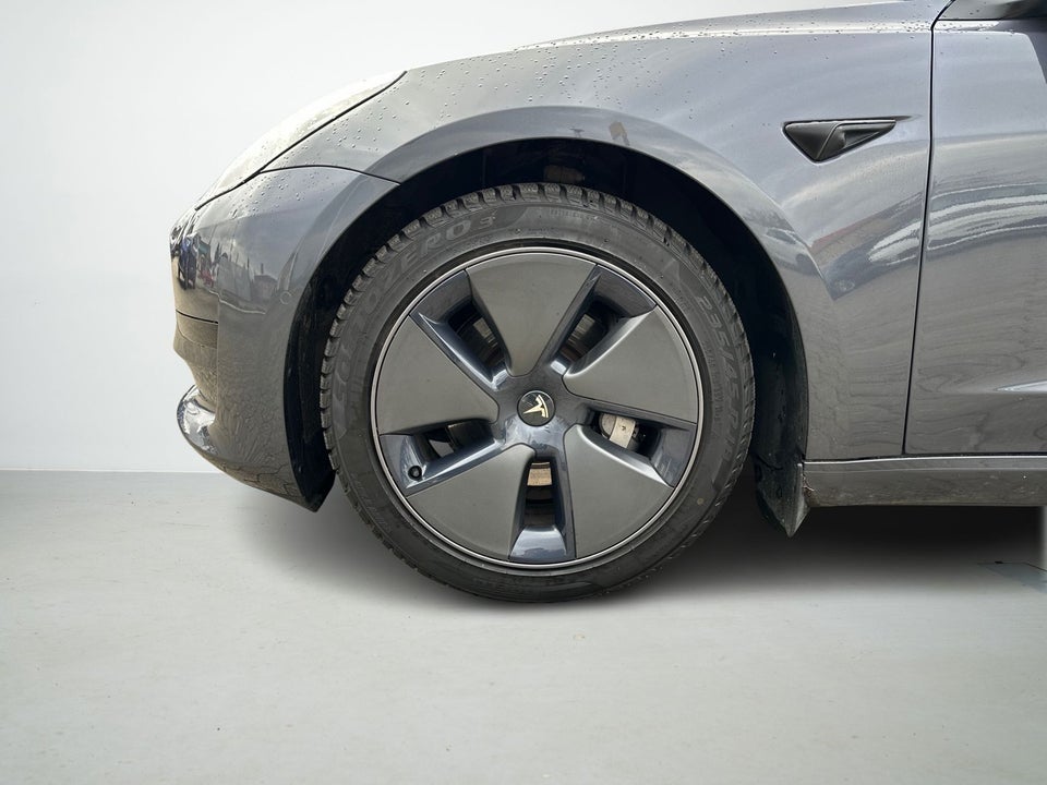 Tesla Model 3 Standard Range+ RWD 4d