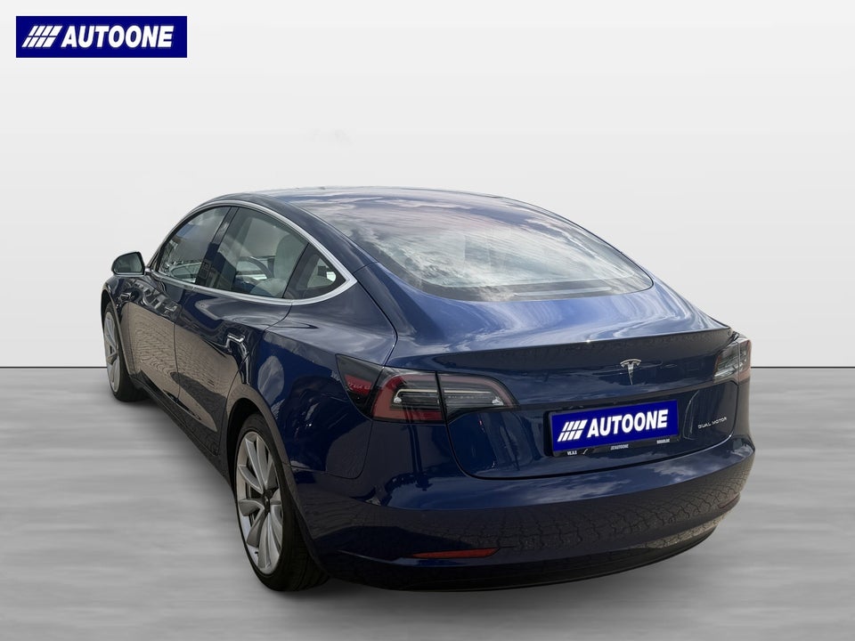 Tesla Model 3 Long Range AWD 4d
