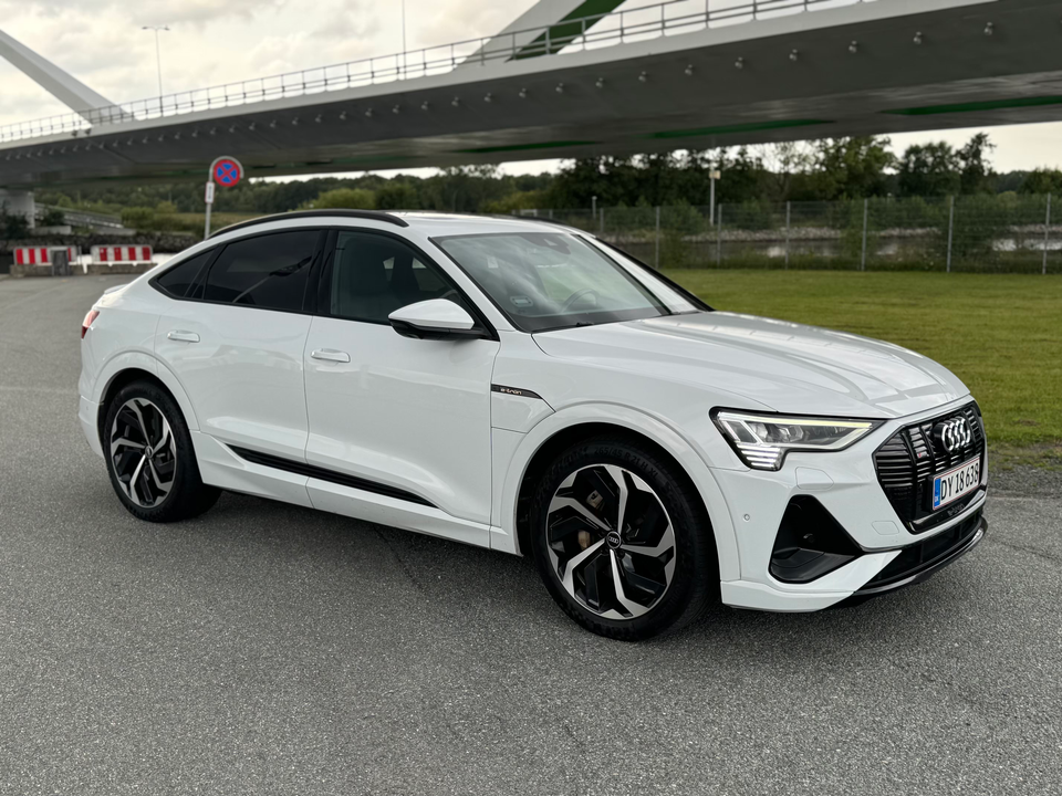 Audi e-tron 55 S-line Sportback quattro 5d