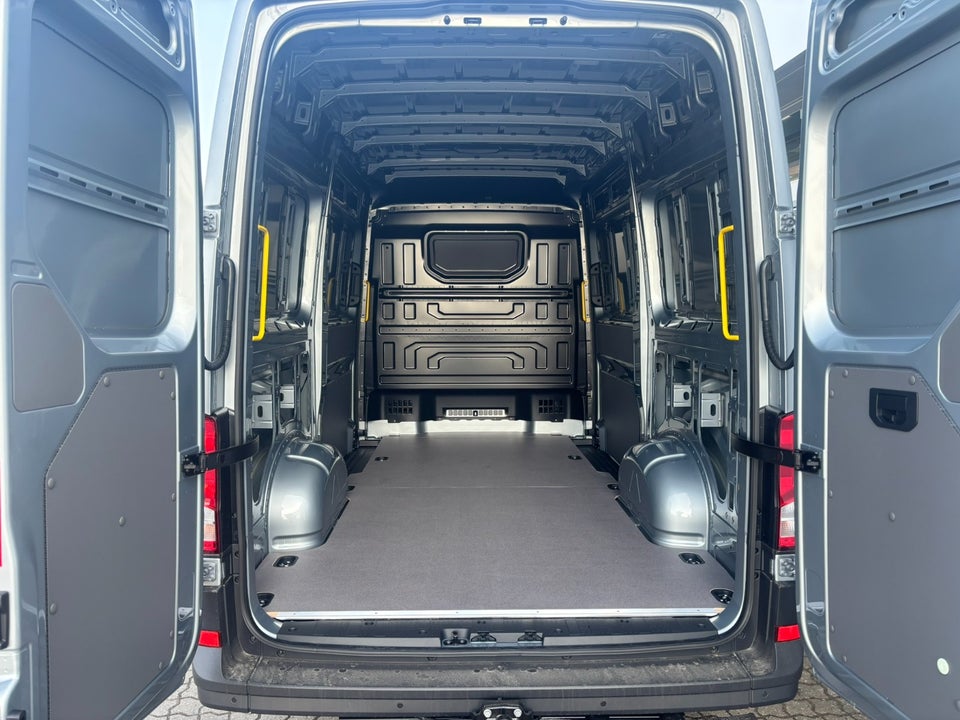 VW Crafter 35 2,0 TDi 177 Kassevogn L3H3 aut.