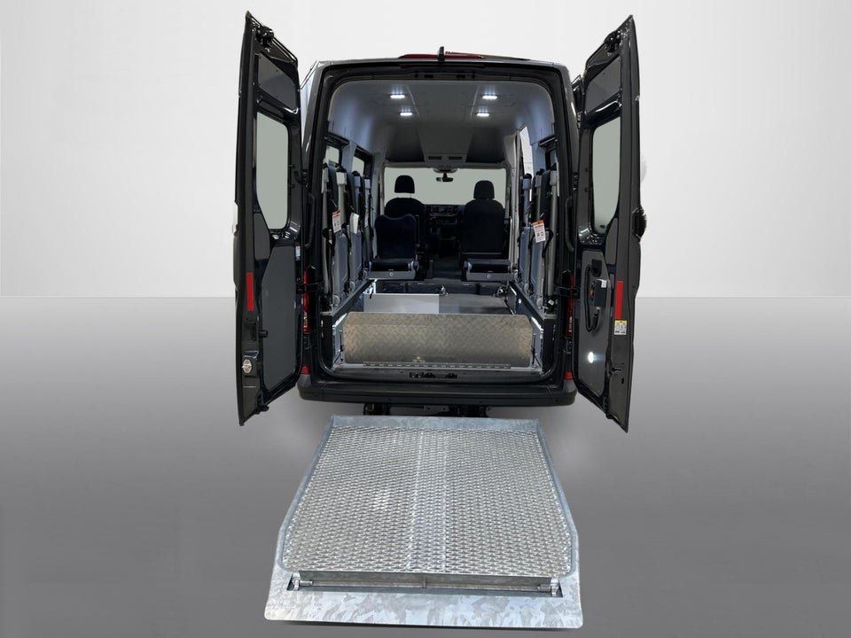 VW Crafter 35 2,0 TDi 140 L3H2 aut.