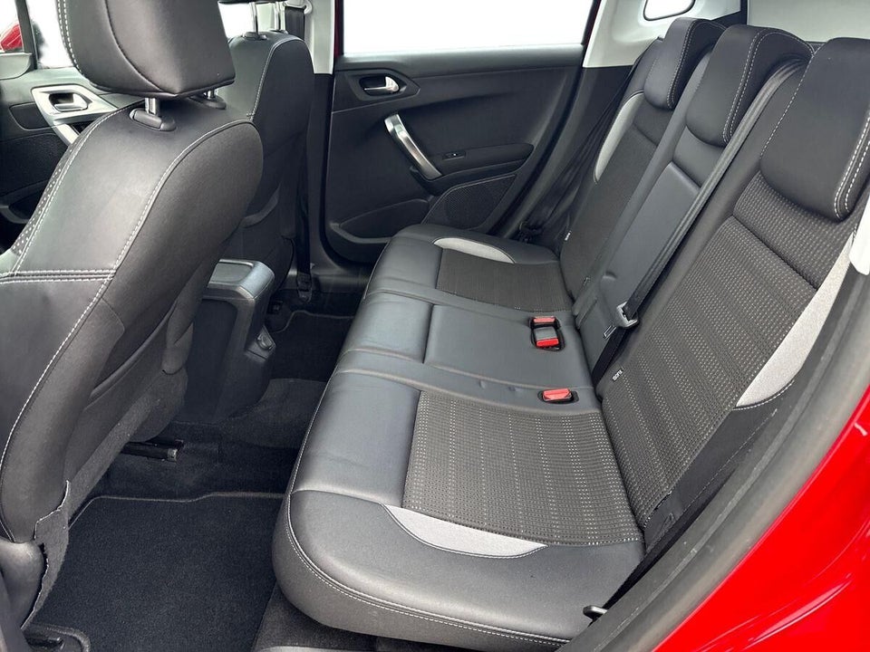 Peugeot 2008 1,2 e-THP 110 Desire Sky EAT6 5d