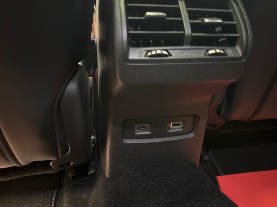 Citroën ë-C4 X 50 Shine 4d