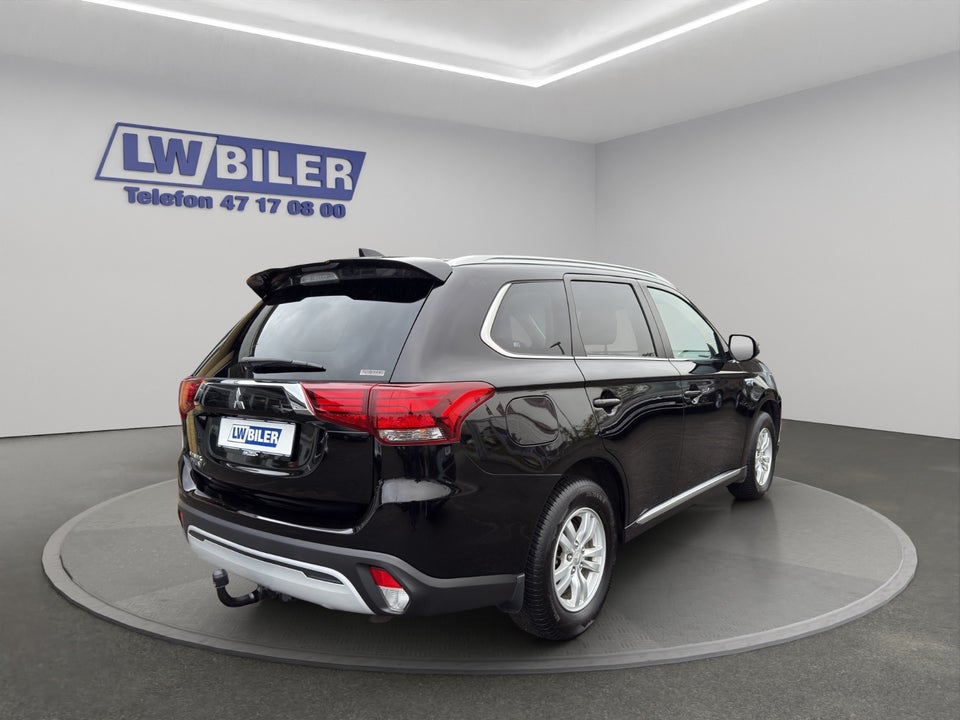 Mitsubishi Outlander 2,4 PHEV Inform CVT 4WD 5d
