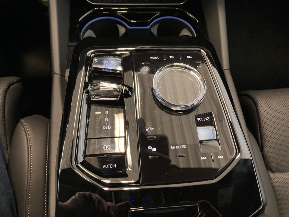 BMW i5 M60 xDrive 4d