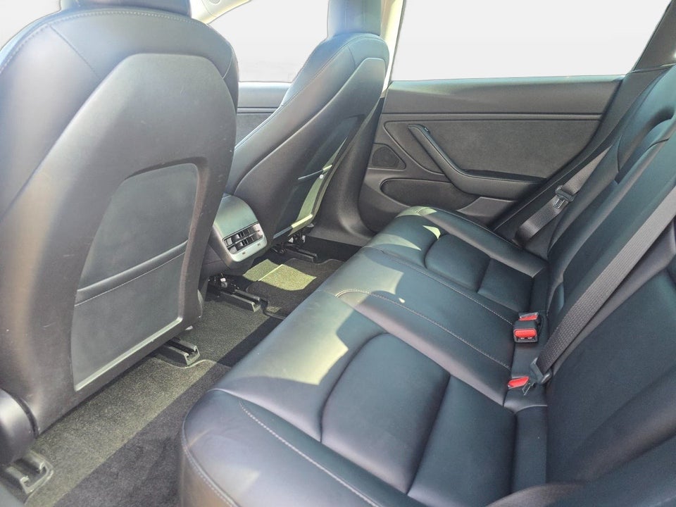 Tesla Model 3 Long Range AWD 4d