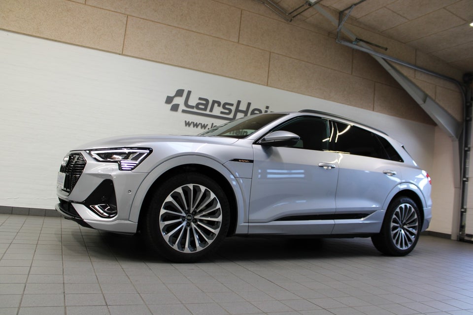 Audi e-tron 55 S-line quattro 5d