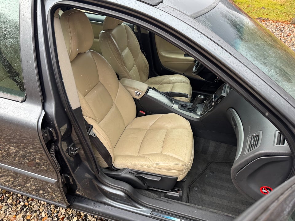 Volvo V70 2,4 170 aut. 5d