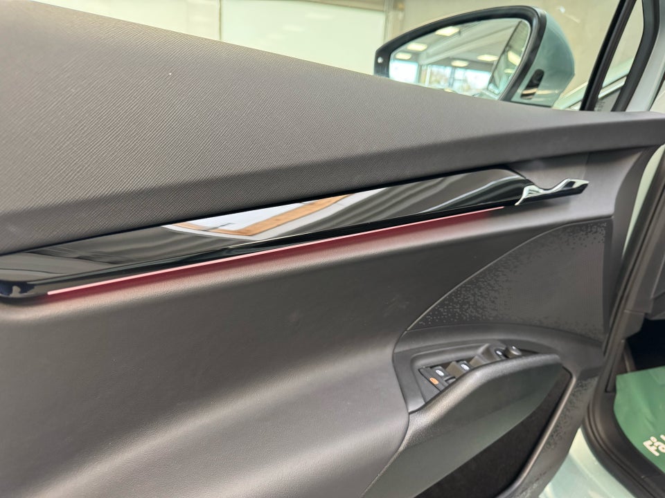 Skoda Enyaq 80 iV Selection Suite 5d