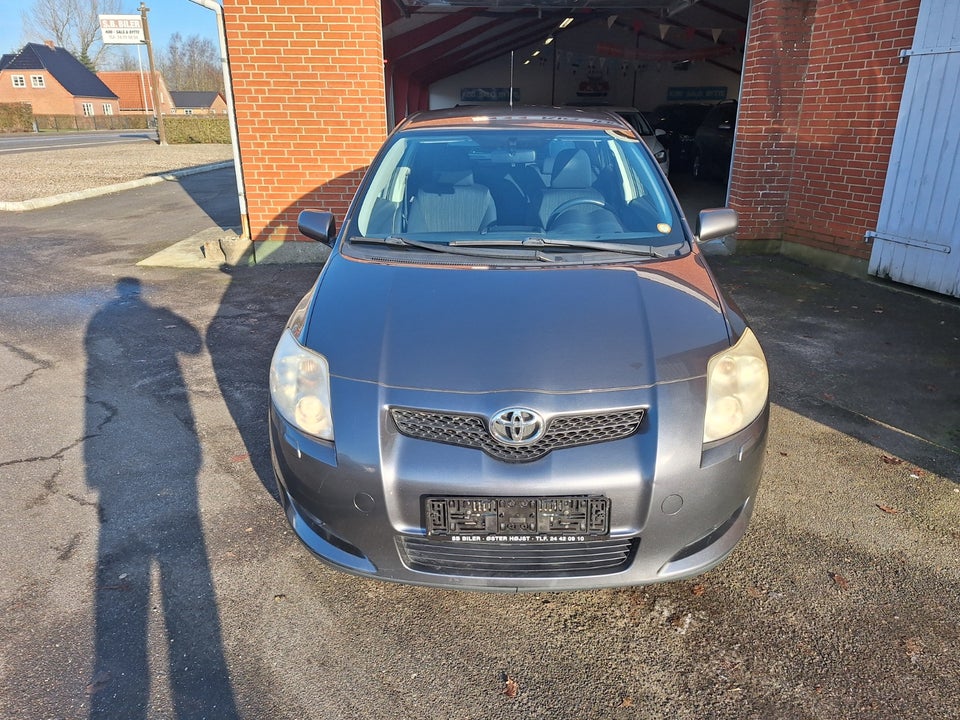 Toyota Auris 1,6 Terra 5d