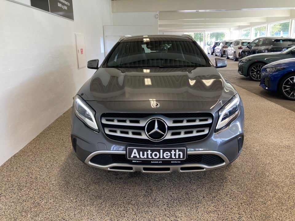 Mercedes GLA200 1,6  5d