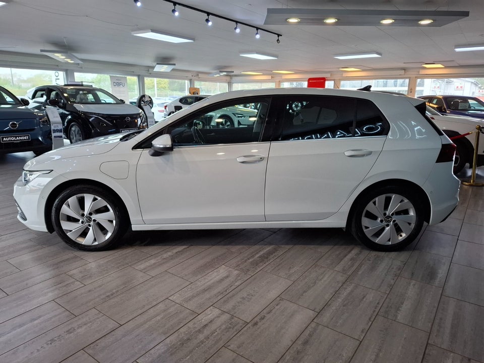VW Golf VIII 1,4 eHybrid DSG 5d