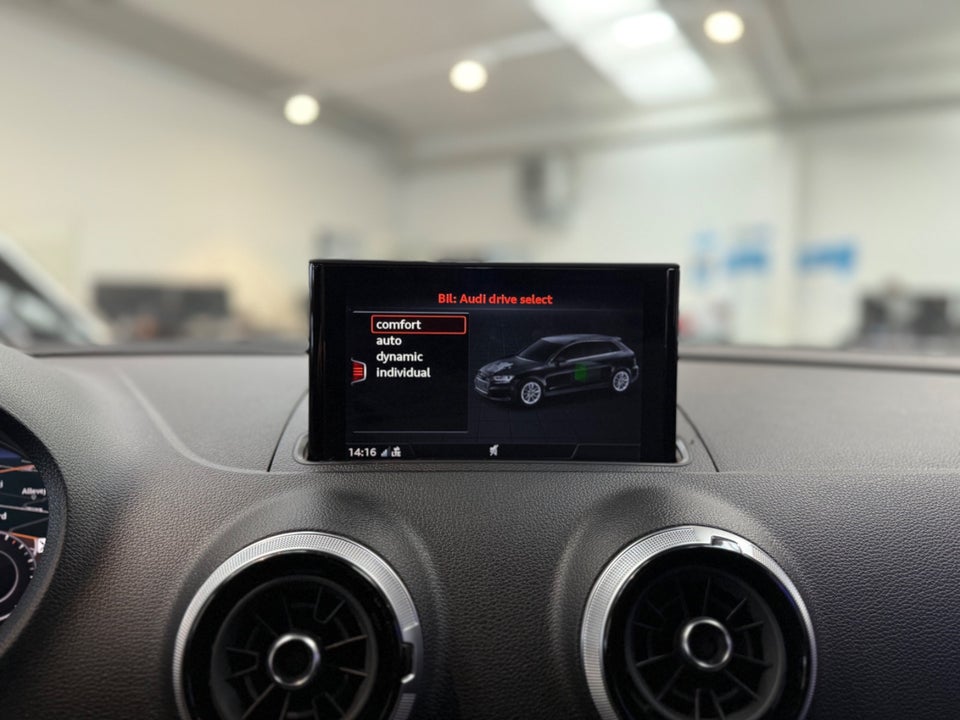 Audi A3 1,4 e-tron S-line Sportback S-tr. 5d