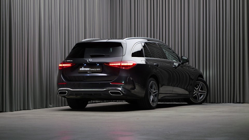 Mercedes C300 de 2,0 AMG Line stc. aut. 5d