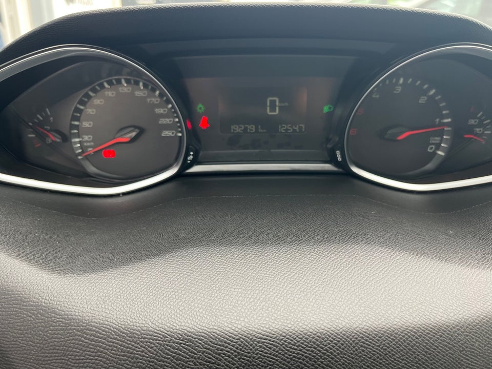 Peugeot 308 1,6 BlueHDi 120 Style SW 5d