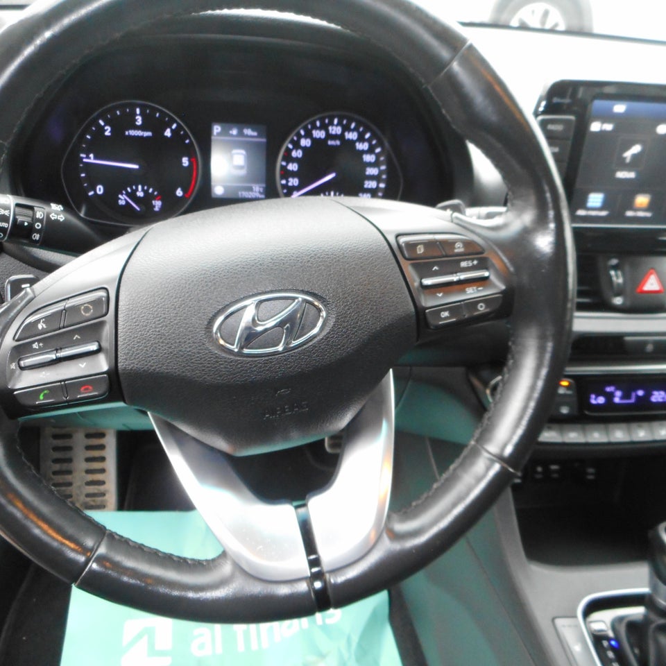 Hyundai i30 1,6 CRDi 136 Premium stc. DCT 5d