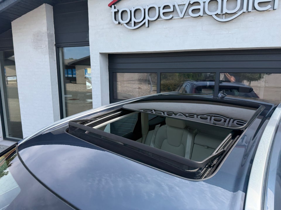 Volvo XC60 2,0 T6 ReCharge Inscription aut. AWD 5d