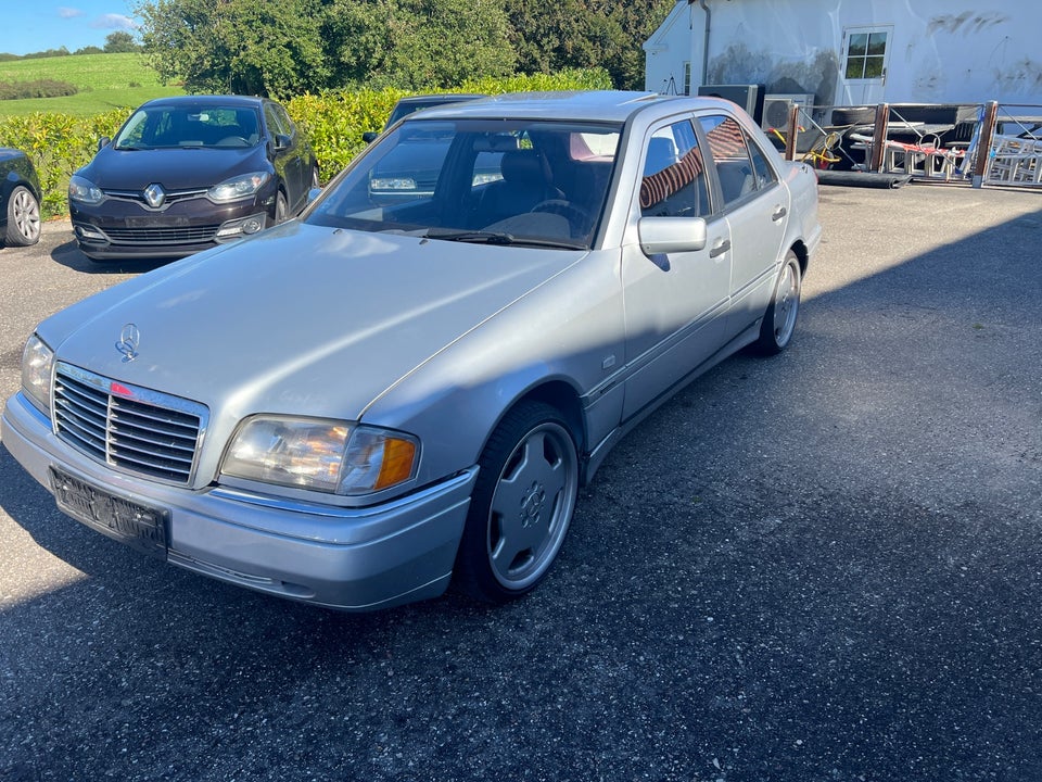 Mercedes C200 2,0 aut. 4d