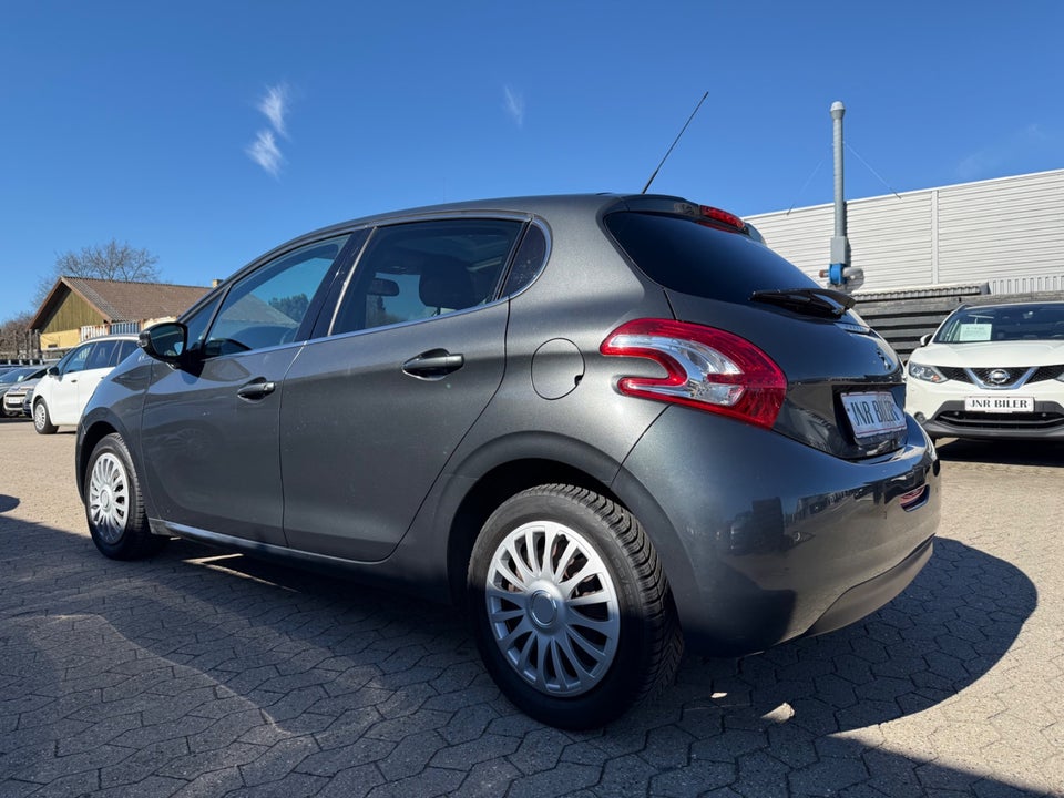 Peugeot 208 1,2 VTi 82 Allure 5d