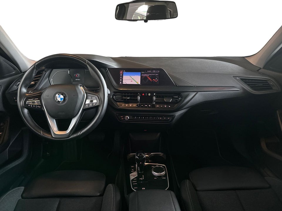 BMW 118i 1,5 Sport Line aut. 5d