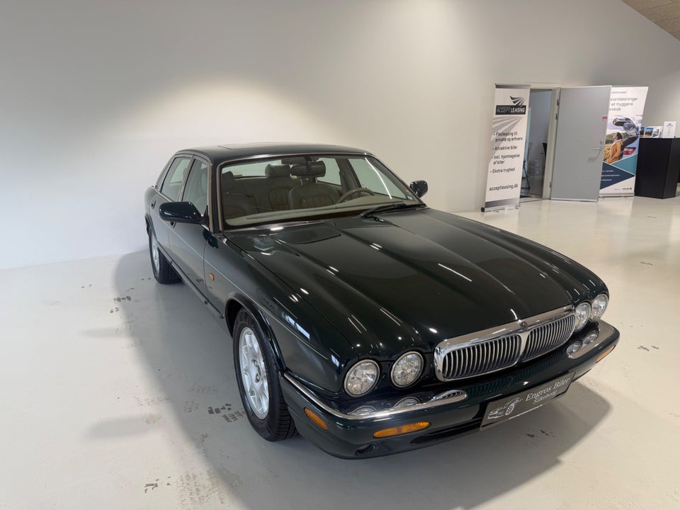 Jaguar XJ8 4,0 Sovereign aut. 4d