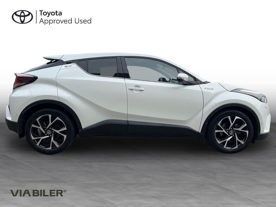 Toyota C-HR 1,8 Hybrid Premium Selected CVT 5d