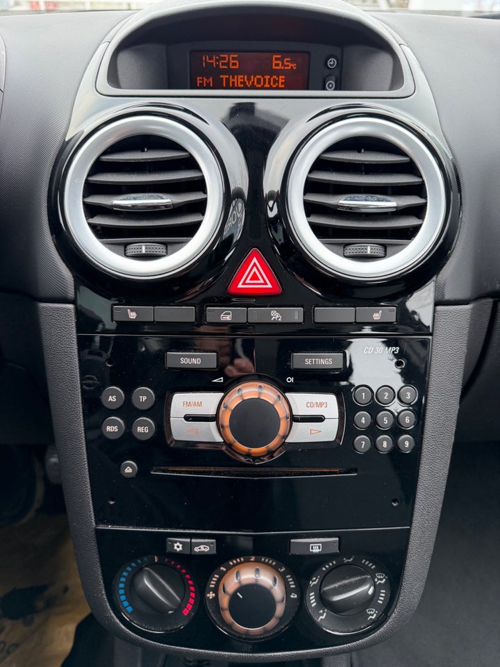 Opel Corsa 1,4 16V Cosmo 5d