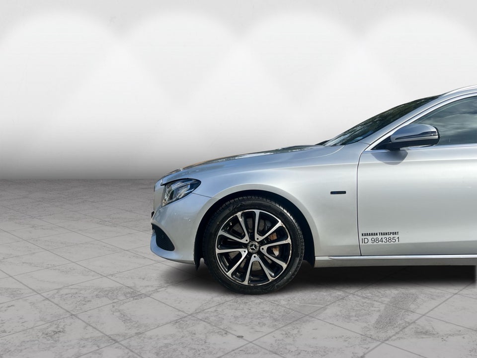 Mercedes E300 de 2,0 Avantgarde stc. aut. 5d