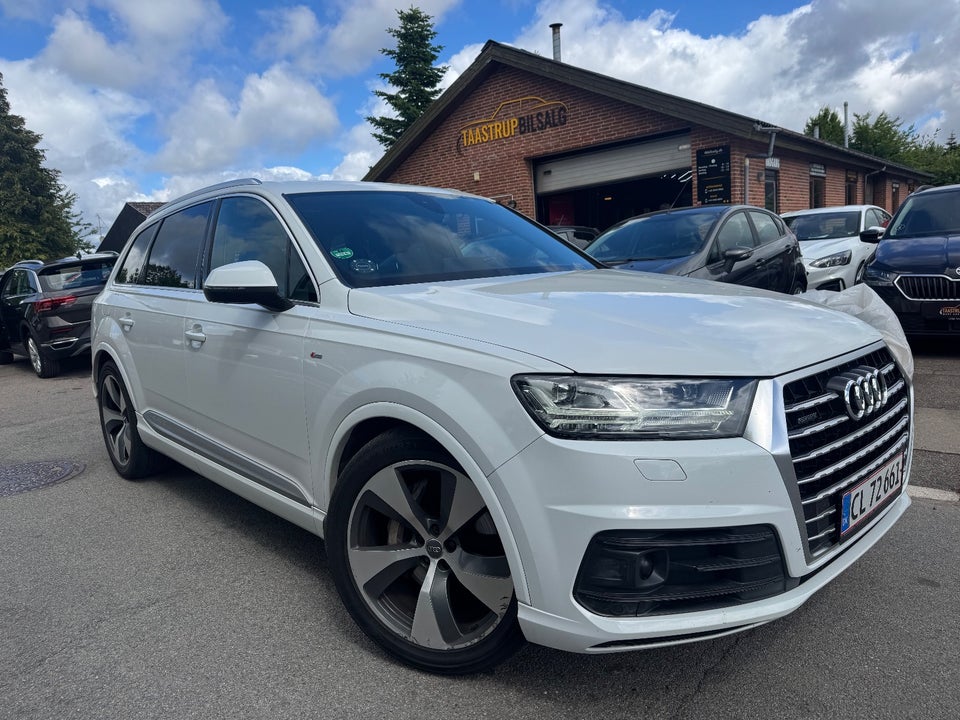 Audi Q7 3,0 TDi 272 S-line quattro Tiptr. 7prs 5d
