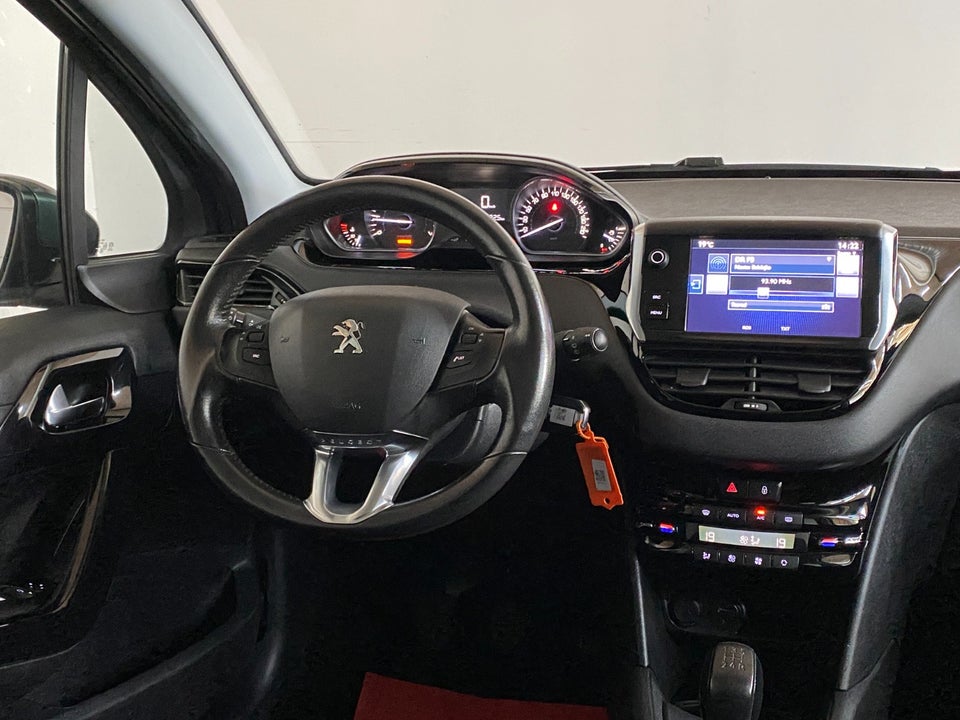 Peugeot 208 1,2 VTi 82 More Van 5d