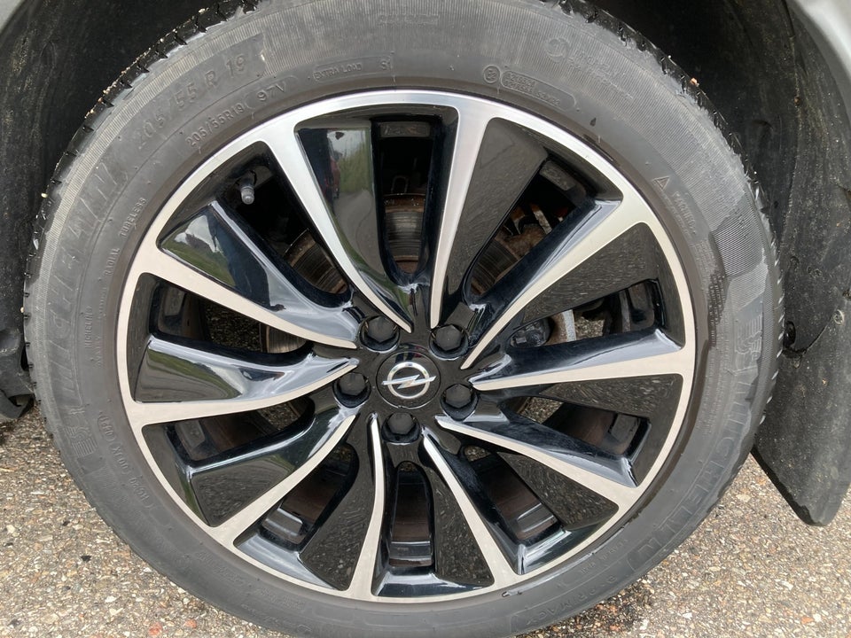 Opel Grandland X 1,6 Hybrid Ultimate aut. 5d