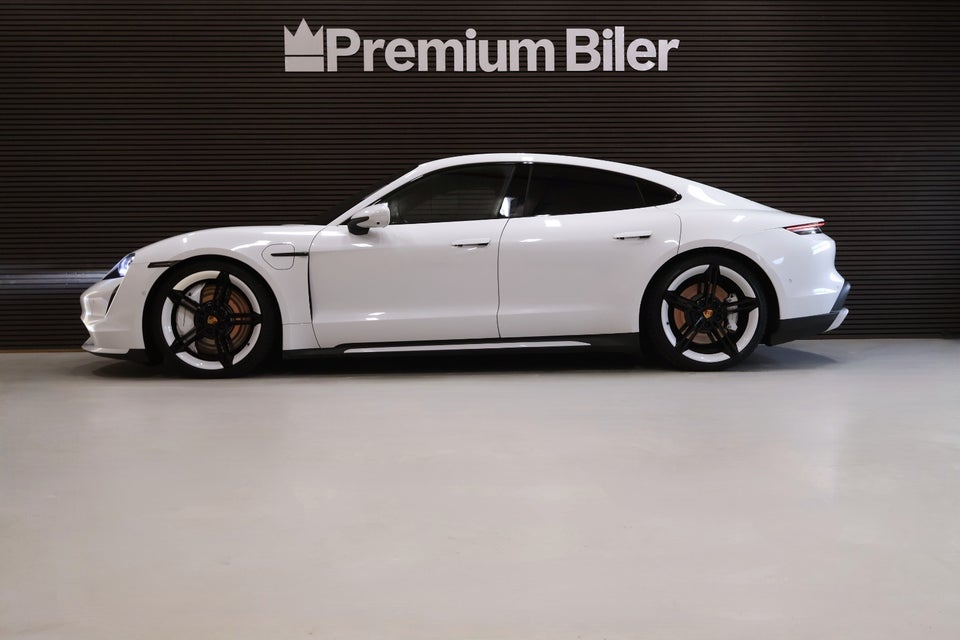 Porsche Taycan Turbo Performance+ 4d