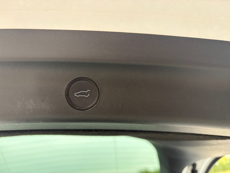 Tesla Model Y RWD 5d