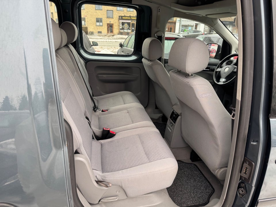 VW Caddy 1,6 Life 7prs 5d